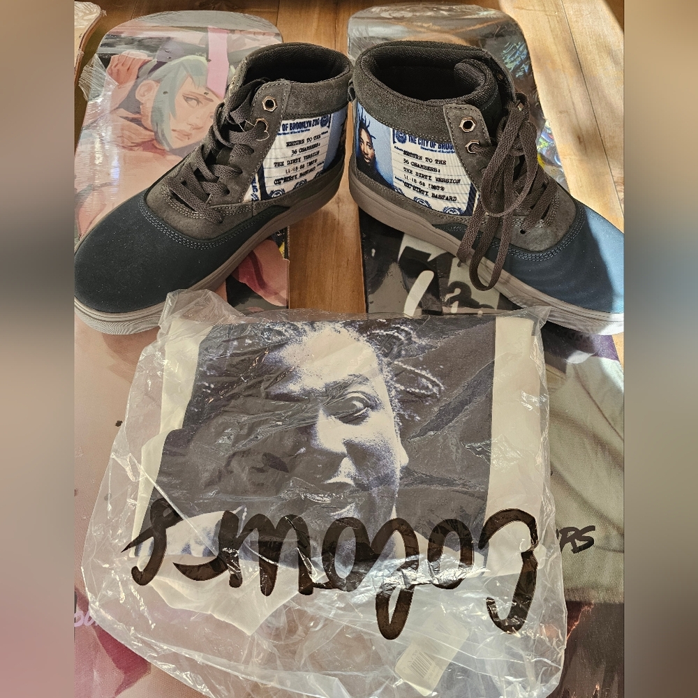 Kicks and shirt shirt. L. Bothe for 75